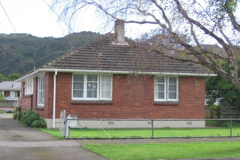Photo of property in 27 Farmer Crescent, Taita, Lower Hutt, 5011