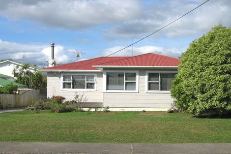Photo of property in 805 Te Atatu Road, Te Atatu Peninsula, Auckland, 0610