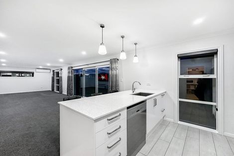 Photo of property in 8 Clonbunny Close, Rolleston, 7614