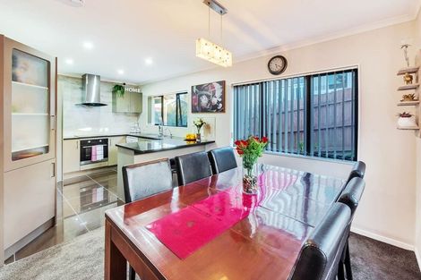 Photo of property in 23f Kamara Road, Glen Eden, Auckland, 0602