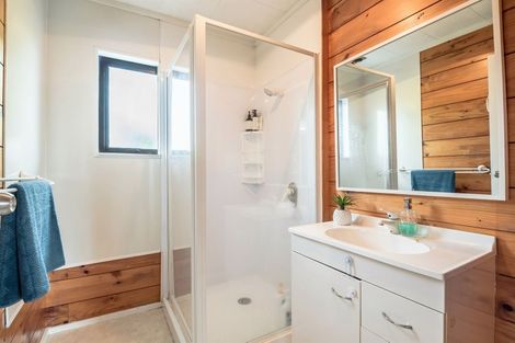 Photo of property in 2/9 Teal Crescent, Beach Haven, Auckland, 0626