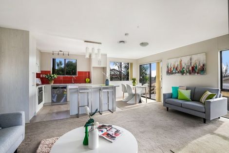 Photo of property in 2/1 Rebecca Rise, Weymouth, Auckland, 2103