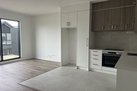 Photo of property in 9/233 Great North Road, Henderson, Auckland, 0612