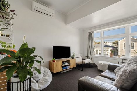 Photo of property in 11 Caroline Street, Mount Victoria, Wellington, 6011