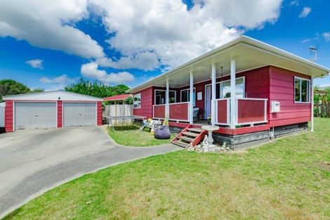Photo of property in 96 Queens Road, Waikanae Beach, Waikanae, 5036
