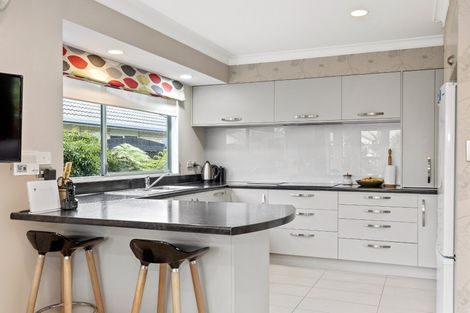 Photo of property in 4 Crichton Terrace, Mount Maunganui, 3116
