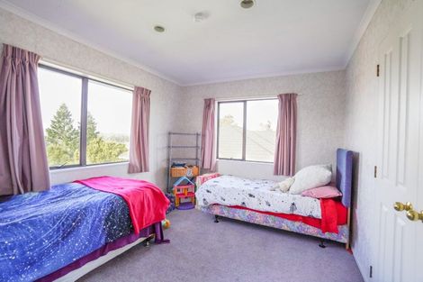 Photo of property in 25 Rosebank Avenue, Kelvin Grove, Palmerston North, 4414