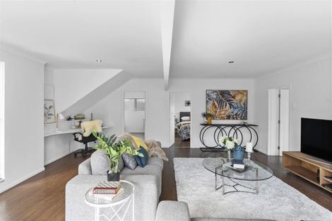 Photo of property in 24 Gulf Crest, Bucklands Beach, Auckland, 2012