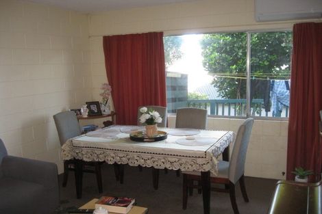 Photo of property in 2/219 Grant Road, Thorndon, Wellington, 6011