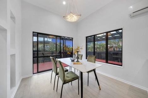 Photo of property in 29 Midhurst Avenue, Henderson, Auckland, 0612