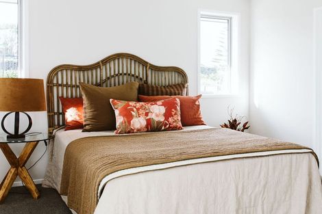 Photo of property in 9 Manatika Road, Karaka, 2124