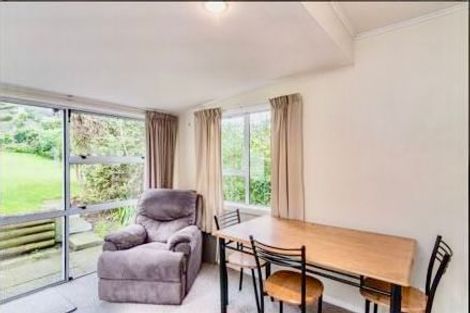 Photo of property in 1 Wakefield Terrace, Tawa, Wellington, 5028