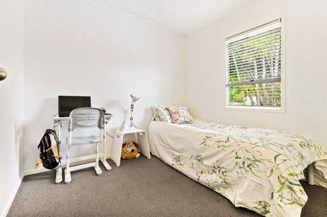 Photo of property in 10 Lorena Place, West Harbour, Auckland, 0618