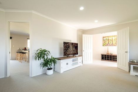 Photo of property in 10 Glencullen Place, Dannemora, Auckland, 2016