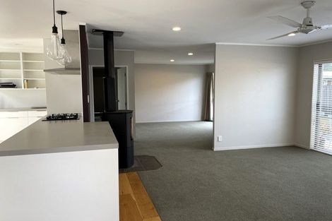 Photo of property in 106 Sturges Road, Henderson, Auckland, 0612