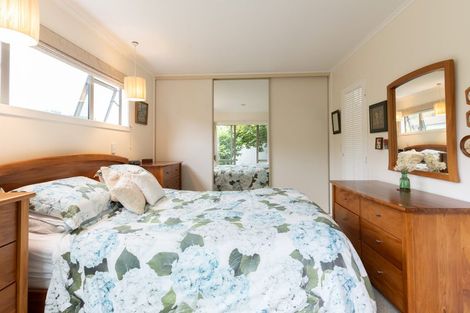 Photo of property in 15 Nuffield Street, Tawa, Wellington, 5028
