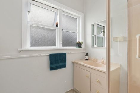 Photo of property in 33 East Street, Petone, Lower Hutt, 5012