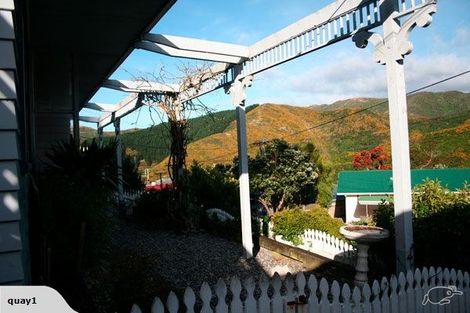 Photo of property in 25 Montreal Grove, Kingston, Wellington, 6021