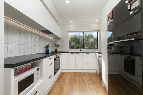 Photo of property in 2/3 Miriam Corban Heights, Henderson, Auckland, 0612