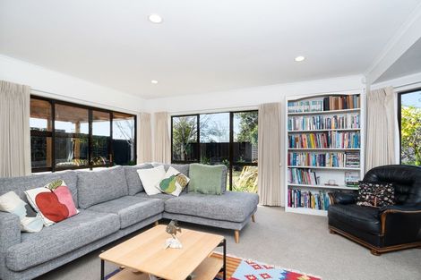 Photo of property in 1/11 Javelin Place, West Harbour, Auckland, 0618