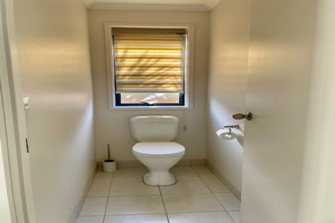 Photo of property in 1 Summerland Drive, Henderson, Auckland, 0612