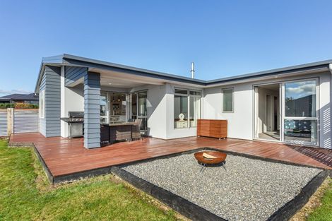 Photo of property in 42 Katania Heights, Brightwater, 7022