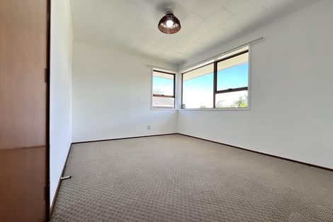 Photo of property in 28 Butterworth Drive, Glendene, Auckland, 0602