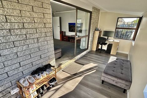 Photo of property in 9b Kansas Grove, Totara Park, Upper Hutt, 5018