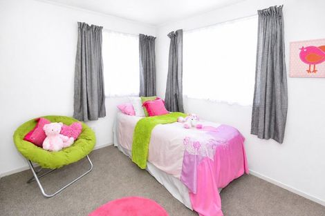 Photo of property in 2/46 Granville Drive, Massey, Auckland, 0614