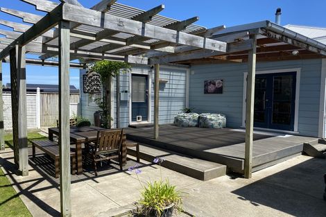 Photo of property in 32a Esther Street, Martinborough, 5711