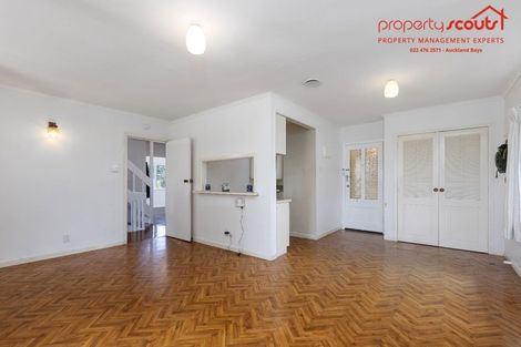Photo of property in 2/537 Glenfield Road, Glenfield, Auckland, 0629