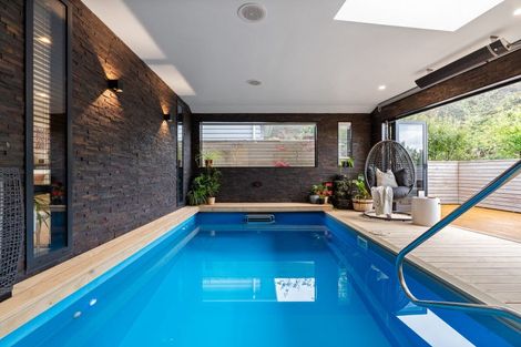 Photo of property in 5 Riroriro Close, Crofton Downs, Wellington, 6035