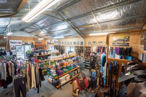 Photo of property in 422 Gillespies Line, Kairanga, Palmerston North, 4475