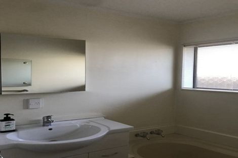 Photo of property in 2c Duke Street, Papakura, 2110