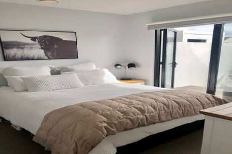 Photo of property in Frank Sargeson Apts, 2/74g Anzac Street, Takapuna, Auckland, 0622