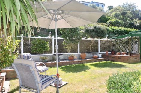 Photo of property in 12 Ordley Grove, Tawa, Wellington, 5028