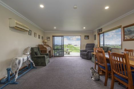 Photo of property in 325 Swamp Road, Dillons Point, Blenheim, 7273