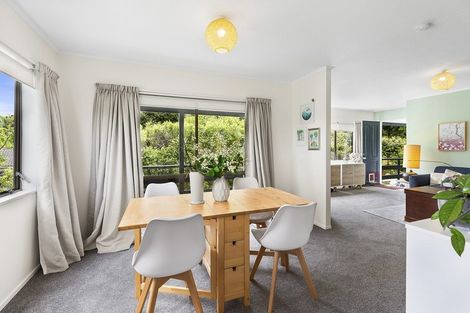 Photo of property in 6 Sasanqua Way, Crofton Downs, Wellington, 6035