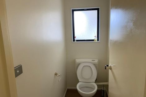 Photo of property in 72 Branch Road, Highlands Park, New Plymouth, 4312