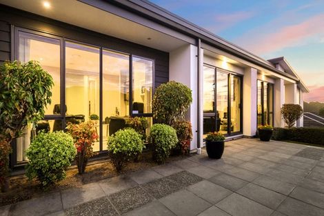 Photo of property in 6 The Fjord, Aotea, Porirua, 5024