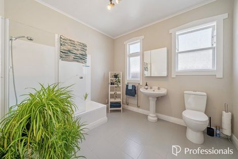 Photo of property in 106 William Street, Petone, Lower Hutt, 5012