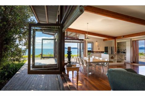 Photo of property in 135 Long Beach Road, Russell, 0202