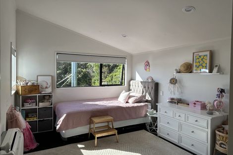 Photo of property in 8 Countess Close, Maupuia, Wellington, 6022