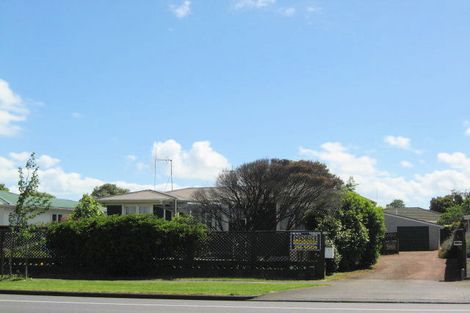 Photo of property in 140b Great South Road, Takanini, 2112