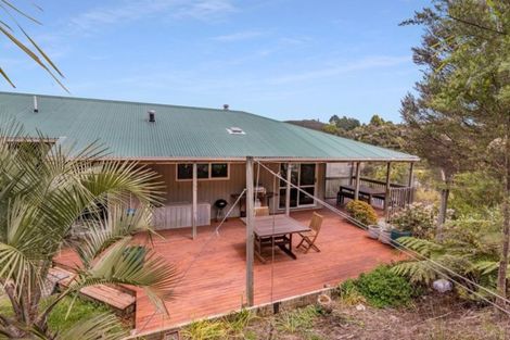 Photo of property in 8 Kaipatiki Rise, Haruru, 0204