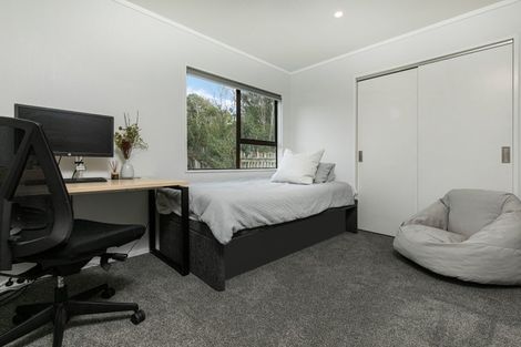 Photo of property in 2/3 Miriam Corban Heights, Henderson, Auckland, 0612