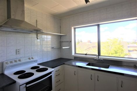 Photo of property in 3/2 Hinekohu Street, New Lynn, Auckland, 0600