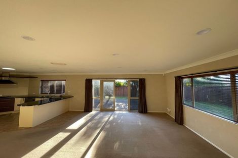 Photo of property in 9 Elwyn Close, Flat Bush, Auckland, 2016