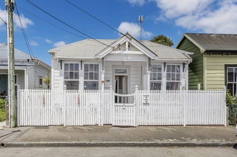 Photo of property in 10 Green Street, Newtown, Wellington, 6021