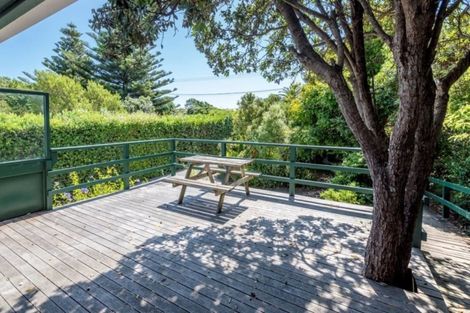 Photo of property in 30 Field Way, Waikanae Beach, Waikanae, 5036